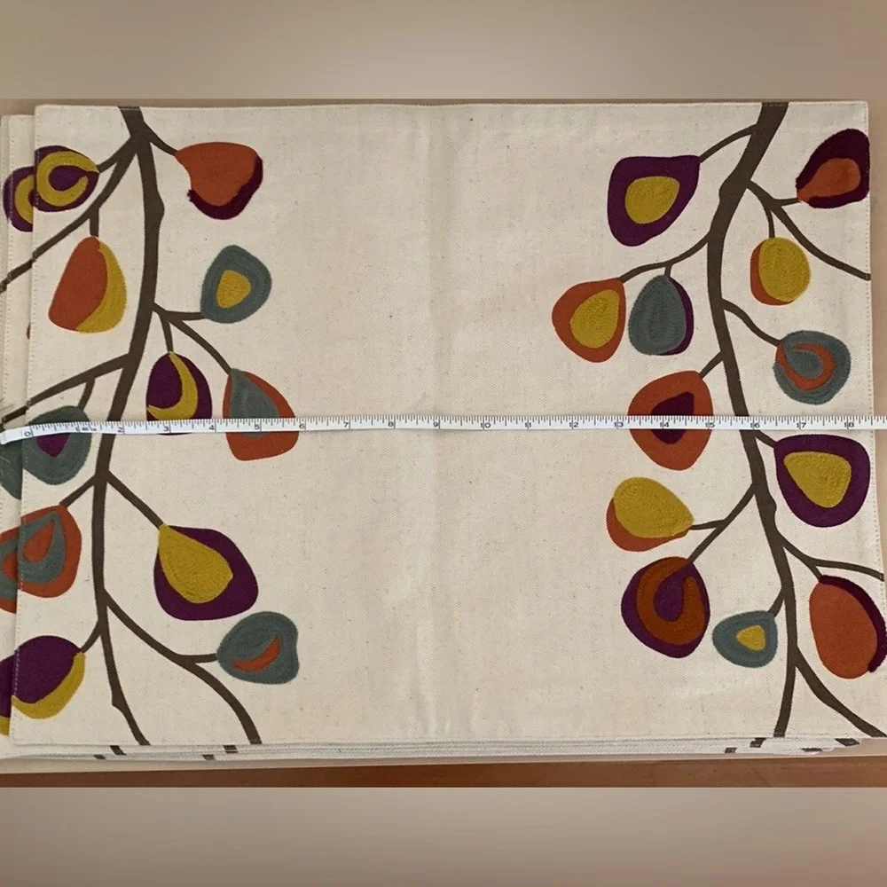 🍇 Crate and Barrel “Tessa” placemats New never use